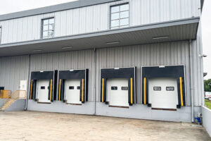 retractable dock shelter
