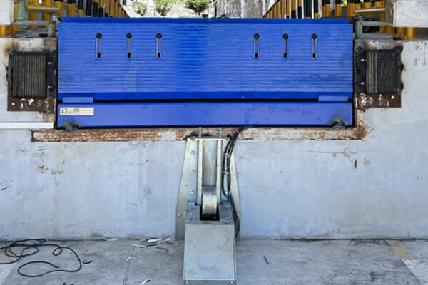 trailer restraint system
