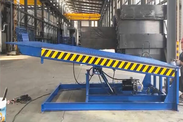 telescopic dock leveler