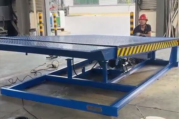 telescopic dock leveler