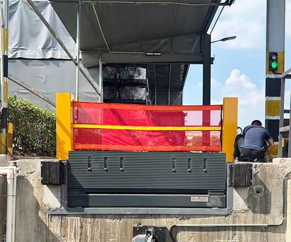 SEPPES Loading Dock Safety Barrier | PVC Soft Curtain