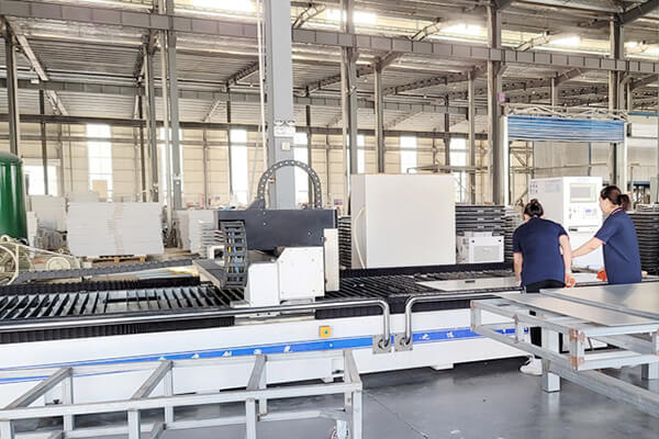 production and manufacturing of sectional doors