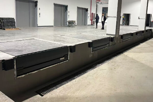 what is a dock leveler