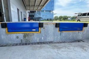 what is a dock leveler