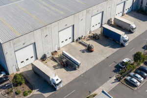 sectional insulated dock doors pic