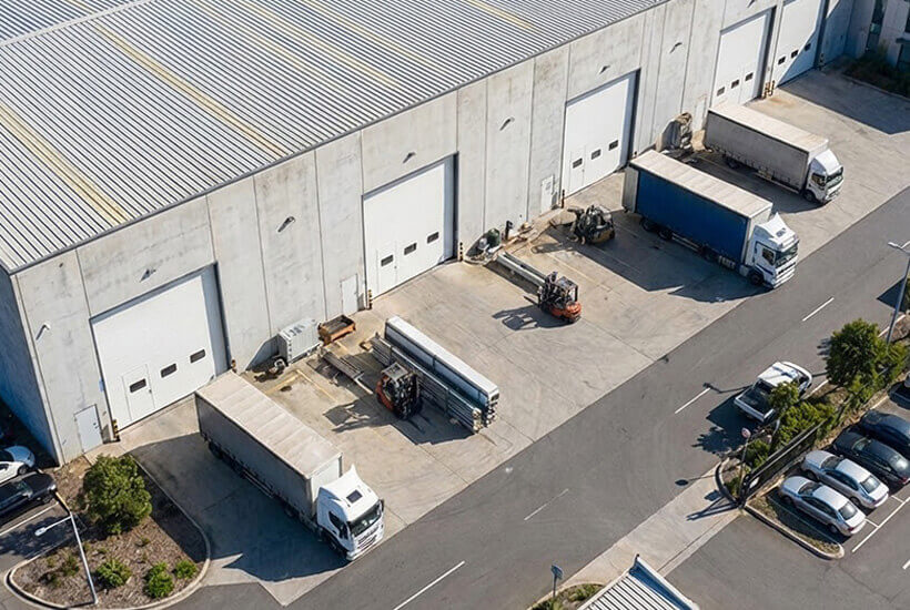 sectional insulated dock doors pic