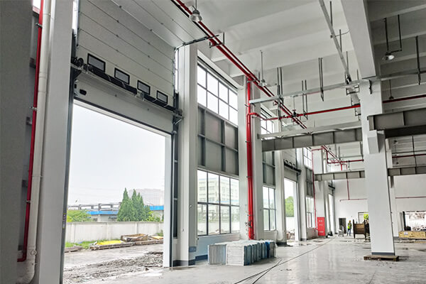 sectional insulated dock doors pic