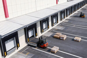 mechanical vs. inflatable dock shelter pic