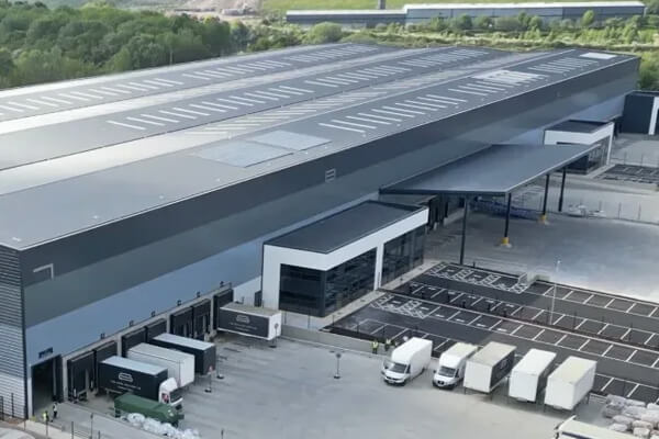 pit leveler vs edge of dock leveler pic