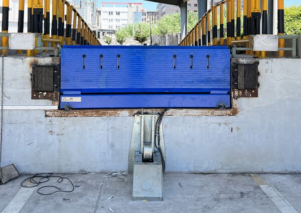 Truck Restraints for Loading Docks | Safety Restraint System
